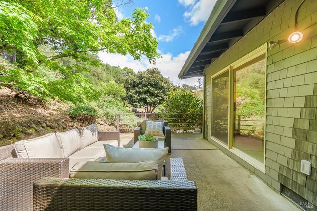9 Underhill Rd, Mill Valley, CA 94941
