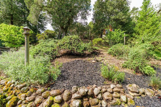 9 Underhill Rd, Mill Valley, CA 94941