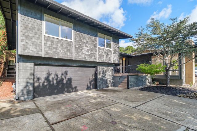 9 Underhill Rd, Mill Valley, CA 94941