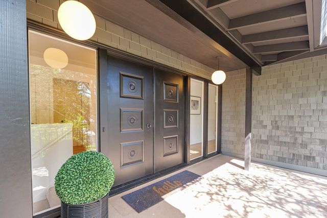 9 Underhill Rd, Mill Valley, CA 94941