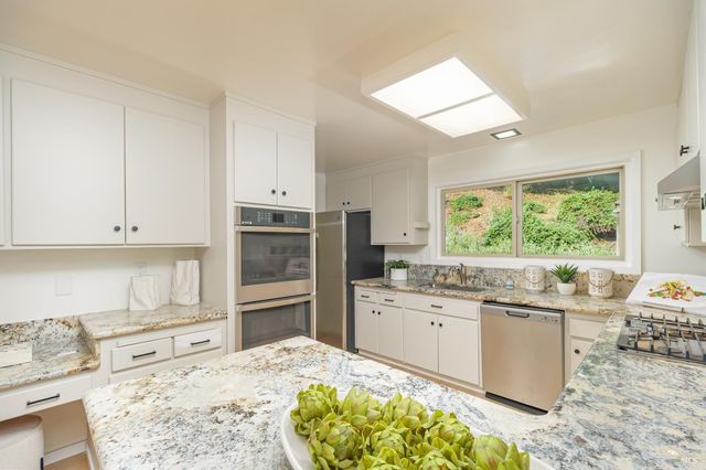 9 Underhill Rd, Mill Valley, CA 94941
