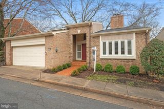 1703 MAPLE HILL PL, Alexandria, VA 22302