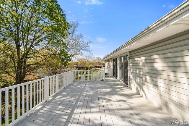 5730 Luffbury Circle, Oakville, MO 63129