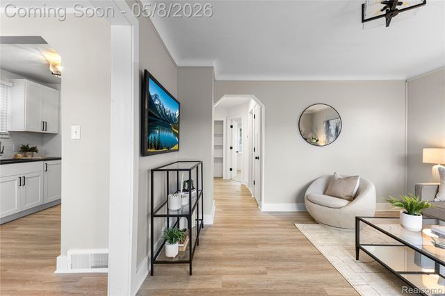 411 N Stephenson Highway, Royal Oak, MI 48067