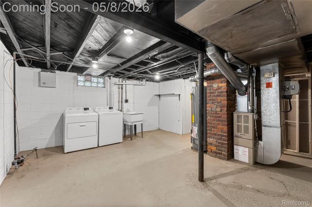 411 N Stephenson Highway, Royal Oak, MI 48067