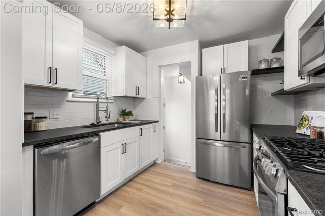 411 N Stephenson Highway, Royal Oak, MI 48067