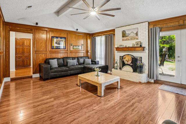 335 Robin Hill Lane, Duncanville, TX 75137