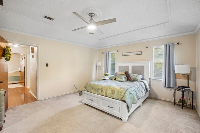 335 Robin Hill Lane, Duncanville, TX 75137