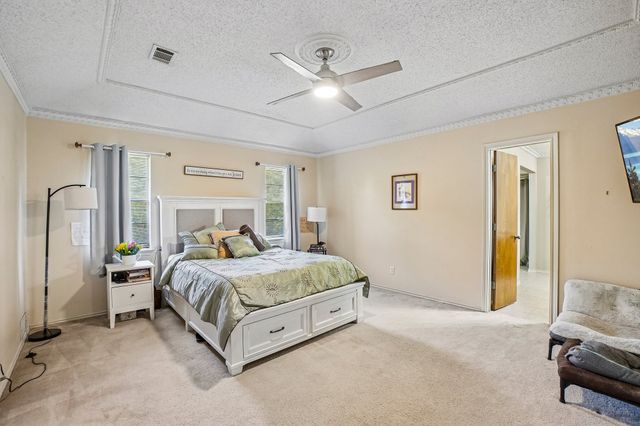 335 Robin Hill Lane, Duncanville, TX 75137