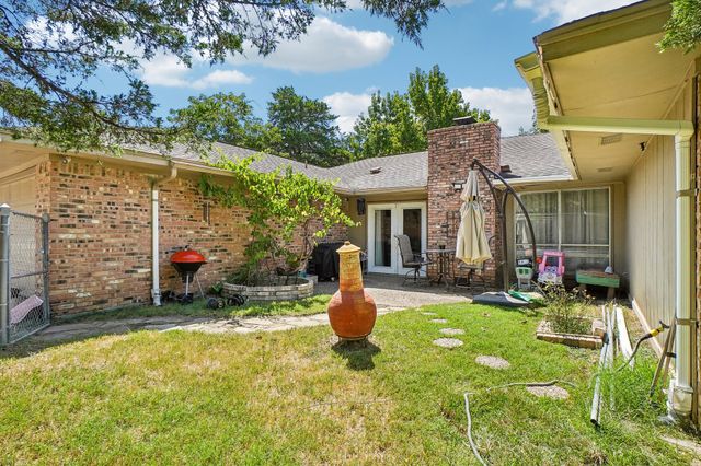 335 Robin Hill Lane, Duncanville, TX 75137