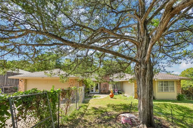 335 Robin Hill Lane, Duncanville, TX 75137