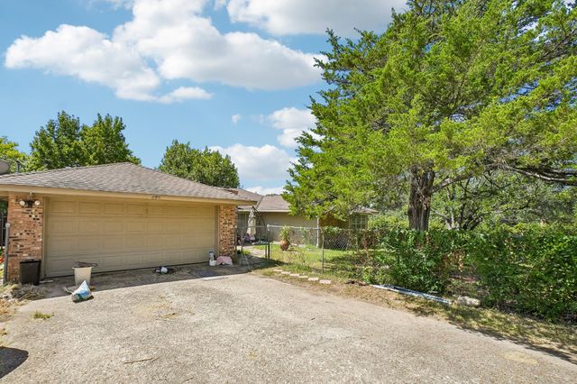 335 Robin Hill Lane, Duncanville, TX 75137