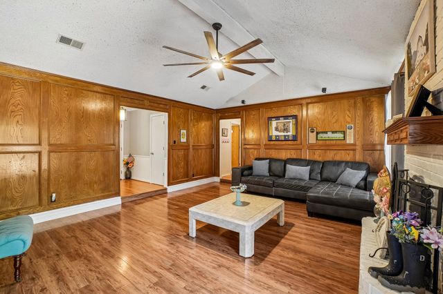 335 Robin Hill Lane, Duncanville, TX 75137
