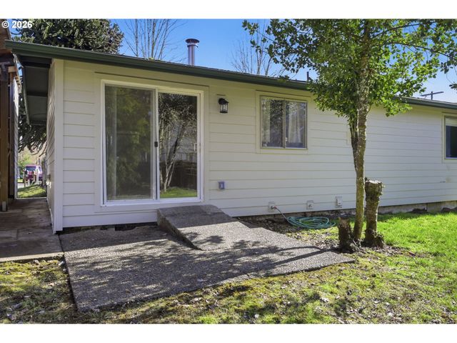 87988 6TH St, Veneta, OR 97487