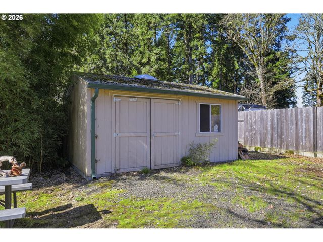 87988 6TH St, Veneta, OR 97487