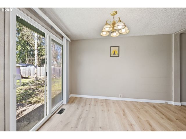 87988 6TH St, Veneta, OR 97487