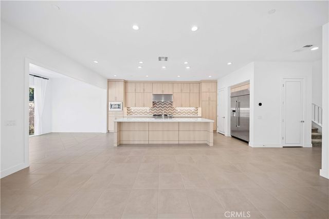 360 Riverbend, Lake Forest, CA 92630