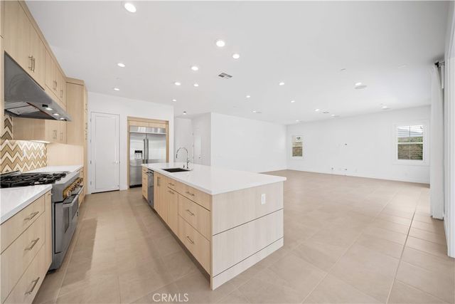 360 Riverbend, Lake Forest, CA 92630