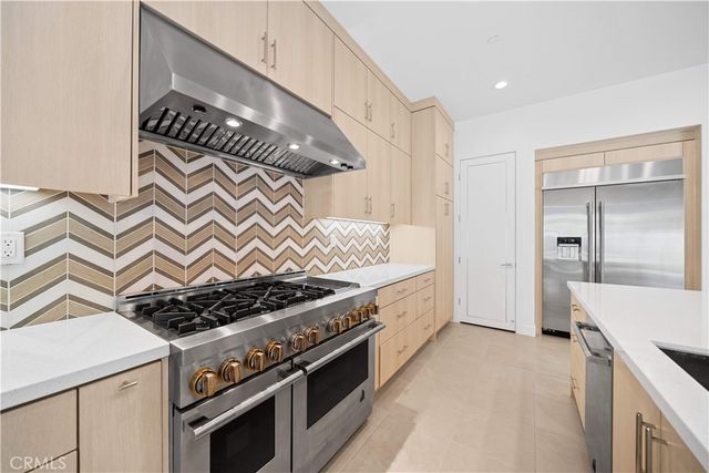 360 Riverbend, Lake Forest, CA 92630