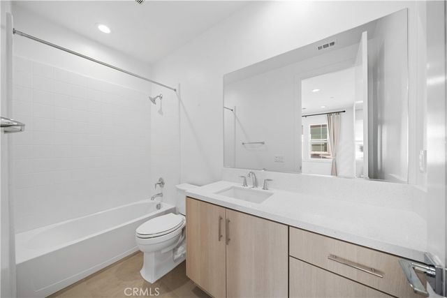 360 Riverbend, Lake Forest, CA 92630