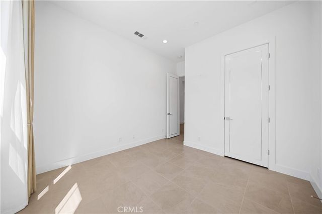 360 Riverbend, Lake Forest, CA 92630