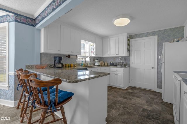 401 Allen'S Crossroads Road, Four Oaks, NC 27524