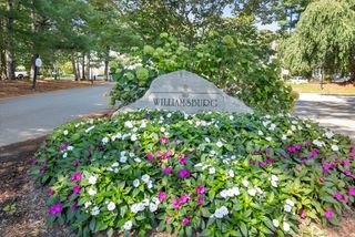 739 Wellman Ave 739, Chelmsford, MA 01863