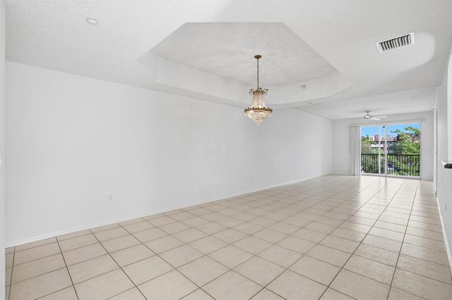 7647 Southampton Terrace 318, Tamarac, FL 33321