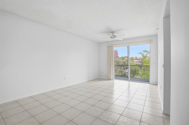 7647 Southampton Terrace 318, Tamarac, FL 33321