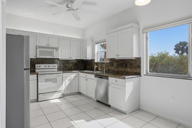 7647 Southampton Terrace 318, Tamarac, FL 33321