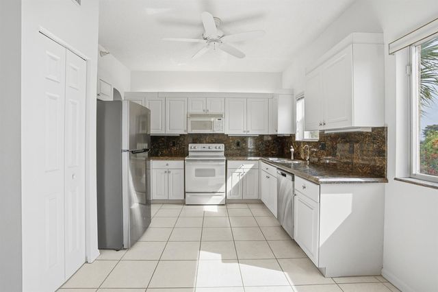 7647 Southampton Terrace 318, Tamarac, FL 33321