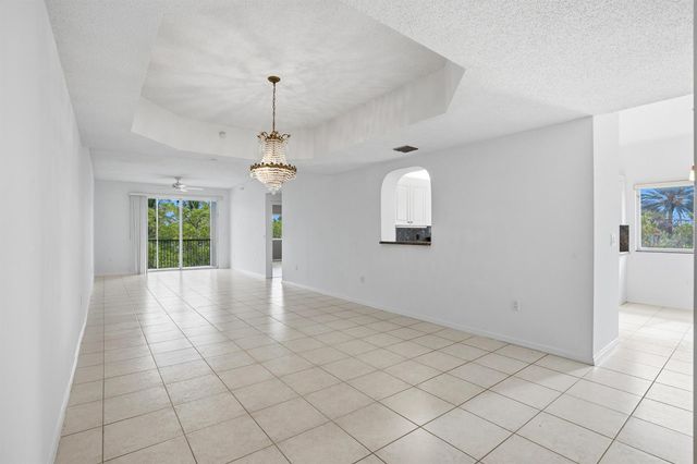 7647 Southampton Terrace 318, Tamarac, FL 33321
