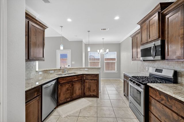 800 Calumet St, Midland, TX 79706