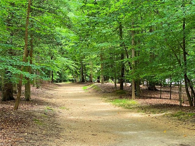 101 Holman RD, Williamsburg, VA 23185