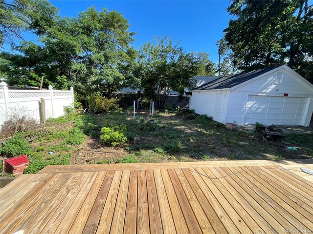 39 Hilbert Street, Hempstead, NY 11550