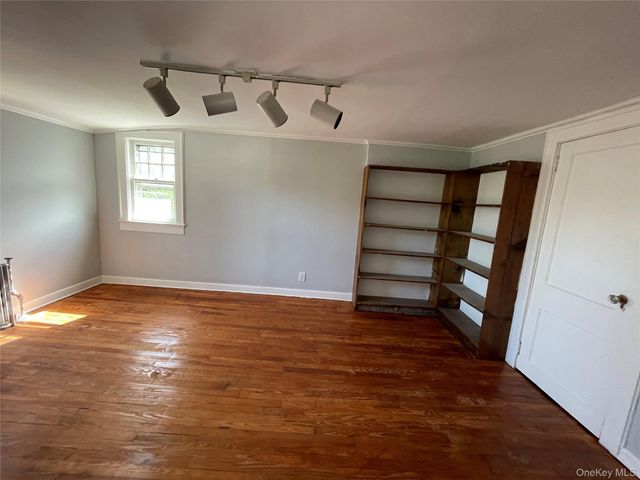 39 Hilbert Street, Hempstead, NY 11550