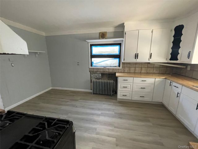 39 Hilbert Street, Hempstead, NY 11550