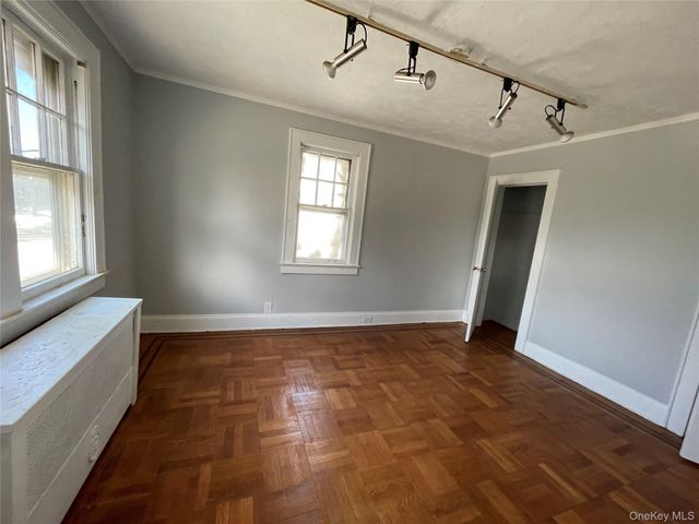 39 Hilbert Street, Hempstead, NY 11550