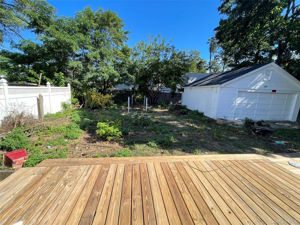 39 Hilbert Street, Hempstead, NY 11550 — photo 2