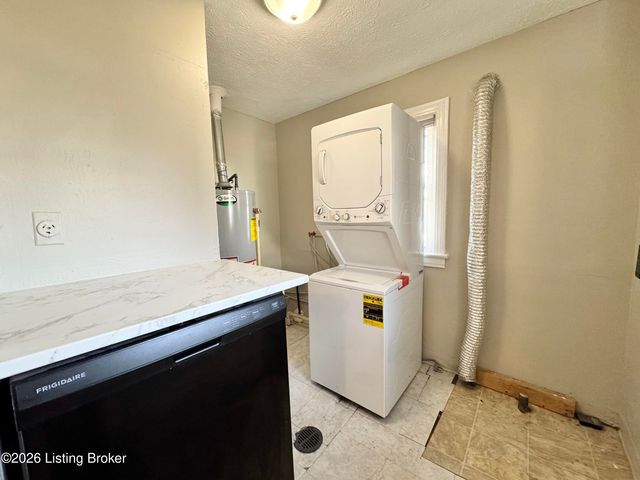 2760 Montana Ave, Louisville, KY 40208