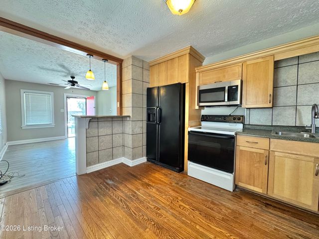 2760 Montana Ave, Louisville, KY 40208