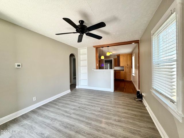 2760 Montana Ave, Louisville, KY 40208