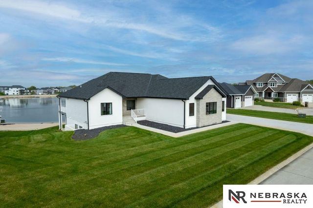 962 S Red Cedar Lane, Columbus, NE 68601