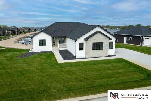 962 S Red Cedar Lane, Columbus, NE 68601