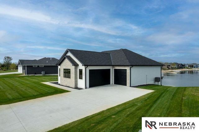 962 S Red Cedar Lane, Columbus, NE 68601