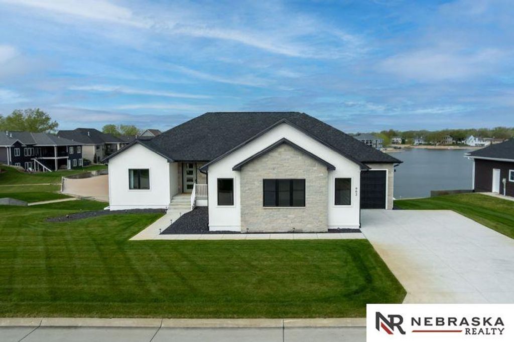 962 S Red Cedar Lane, Columbus, NE 68601