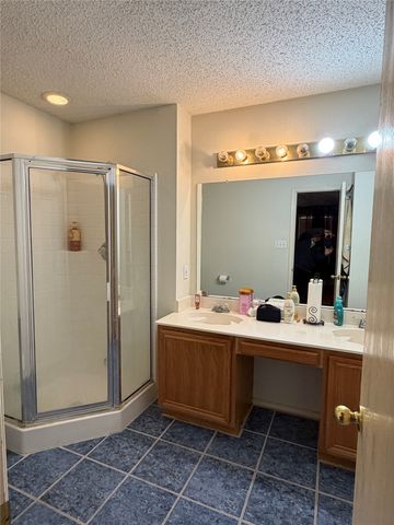 6006 Brook Forest Drive, Arlington, TX 76018