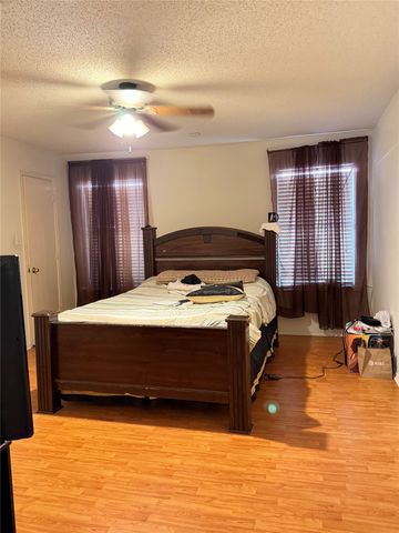 6006 Brook Forest Drive, Arlington, TX 76018