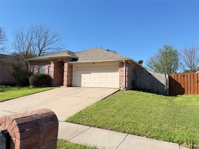 6006 Brook Forest Drive, Arlington, TX 76018