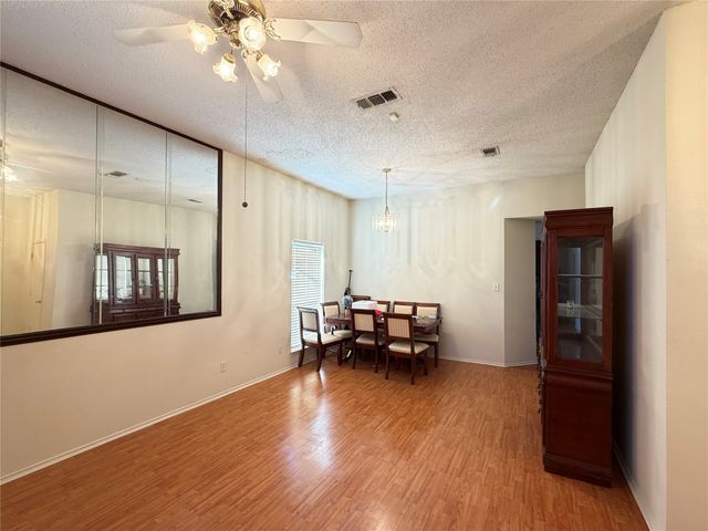 6006 Brook Forest Drive, Arlington, TX 76018